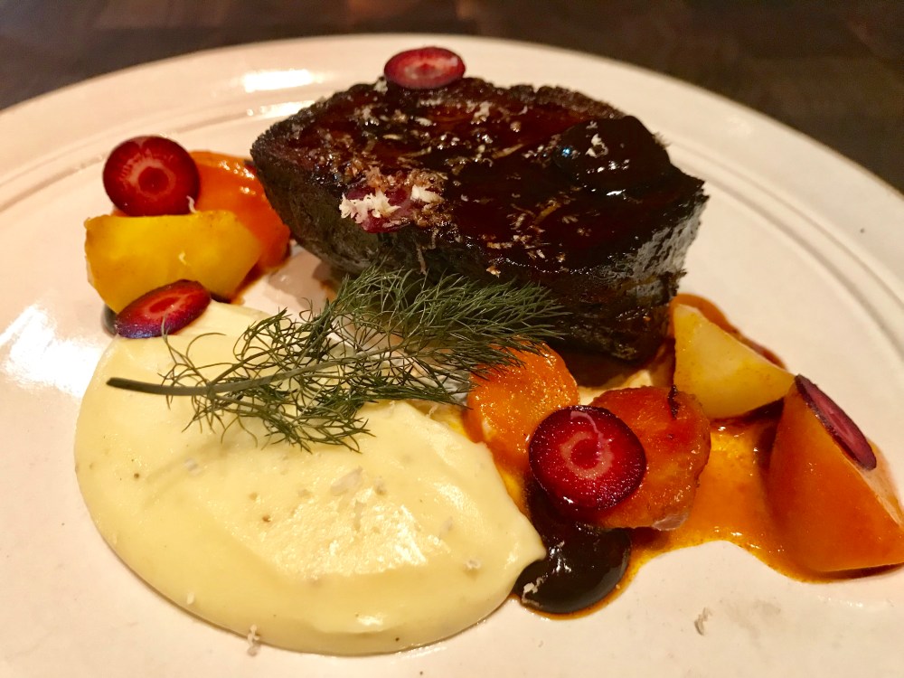 B1B3C300-408D-496E-AF35-77A4847D2E31