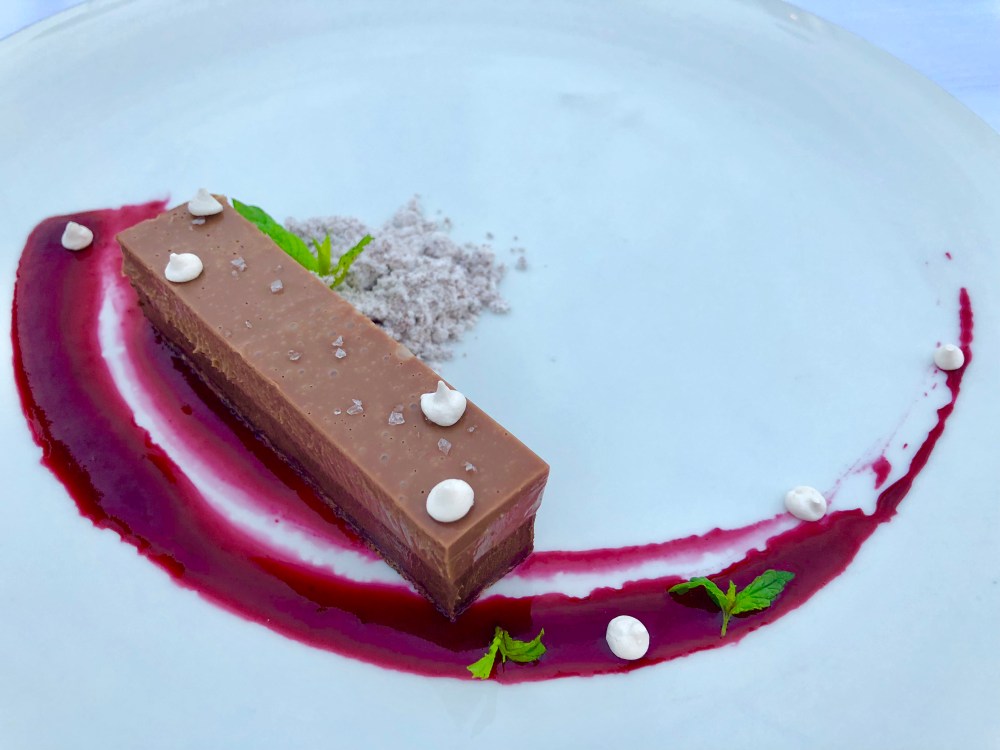 3D21F3E1-4F49-4B4C-B8B6-160109C96245