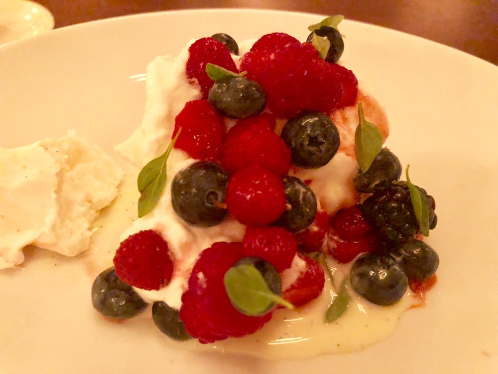 496237F3-74E7-4084-BDD8-173DF04D9A44