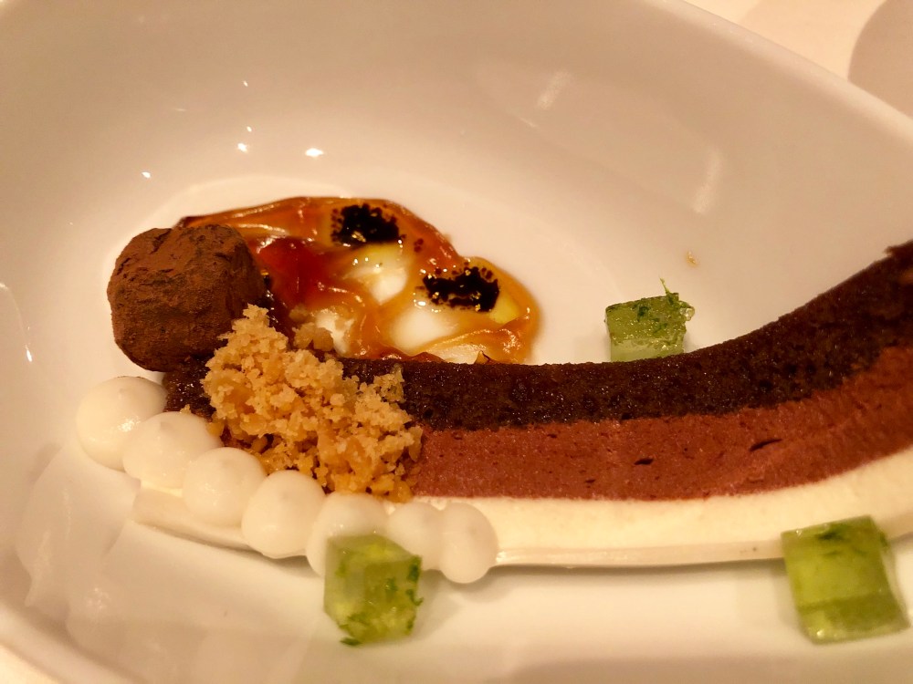 F6A77EEE-96A7-4504-9D99-A2E6176033AE